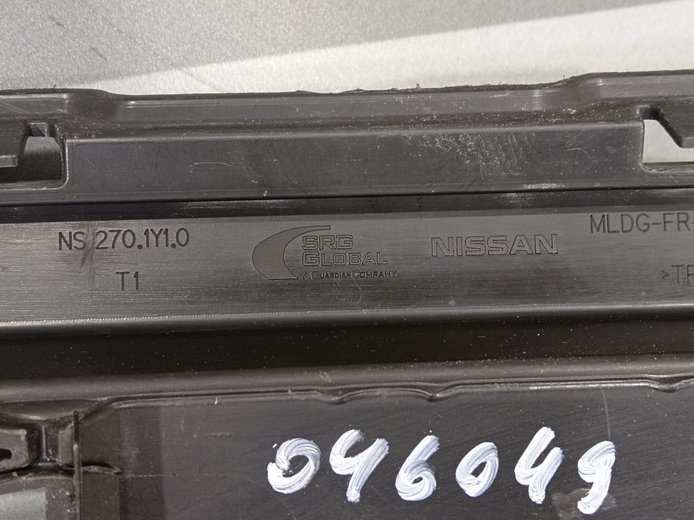 Решетка переднего бампера Infiniti QX60 16-20 Б/У Оригинал 620749NC0A