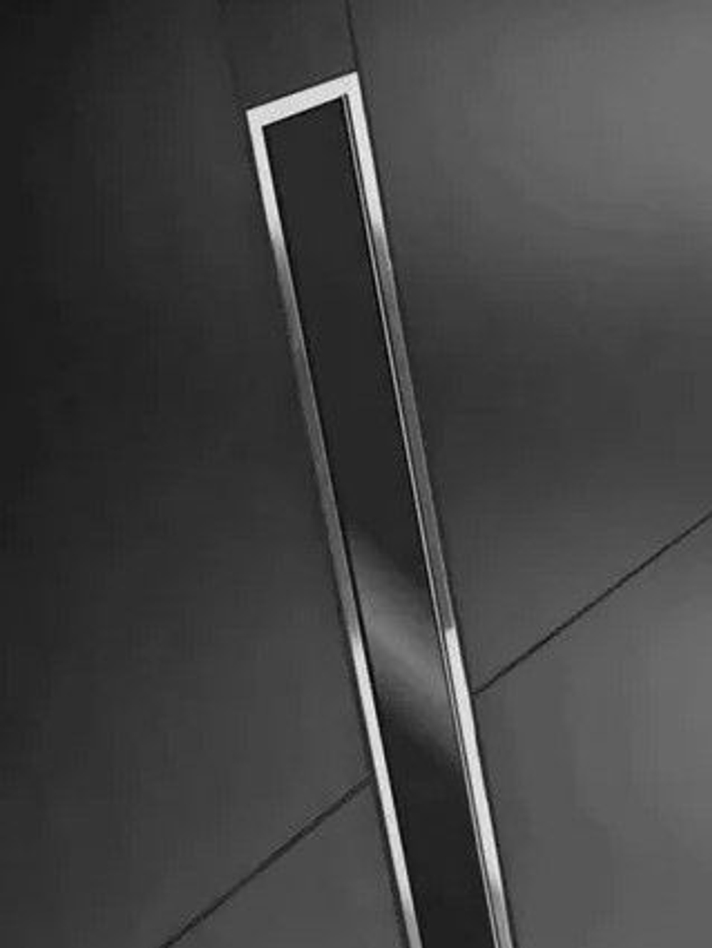 Водоотводящий желоб (трап) 600х70 (Черное глянцевое стекло Evolution Glass) ZSt.1131.6002