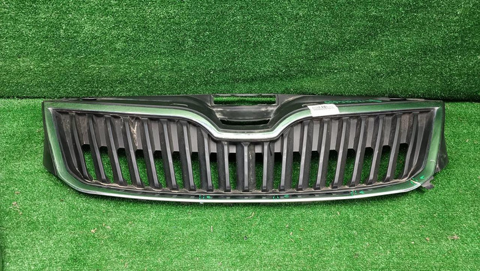 Решетка радиатора Skoda Rapid 1 (2012-2020)