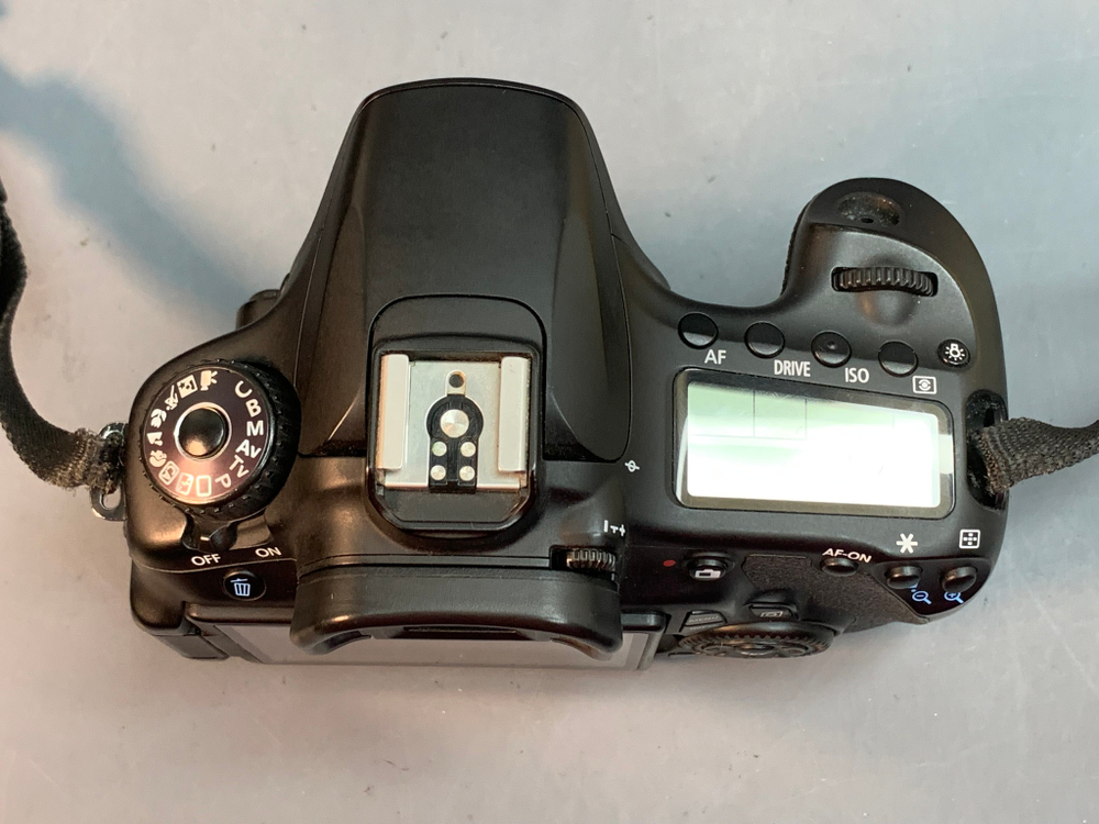 Canon 60D Body 35.288 кадров нет кнопки затвора
