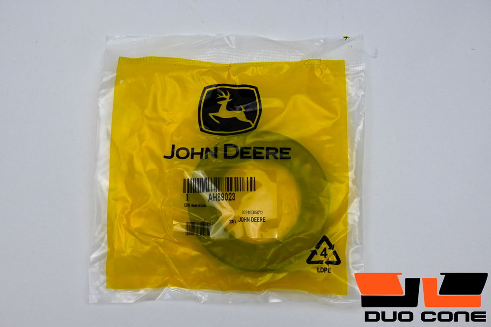 Армированная манжета (Сальник) John Deere  AH89023
