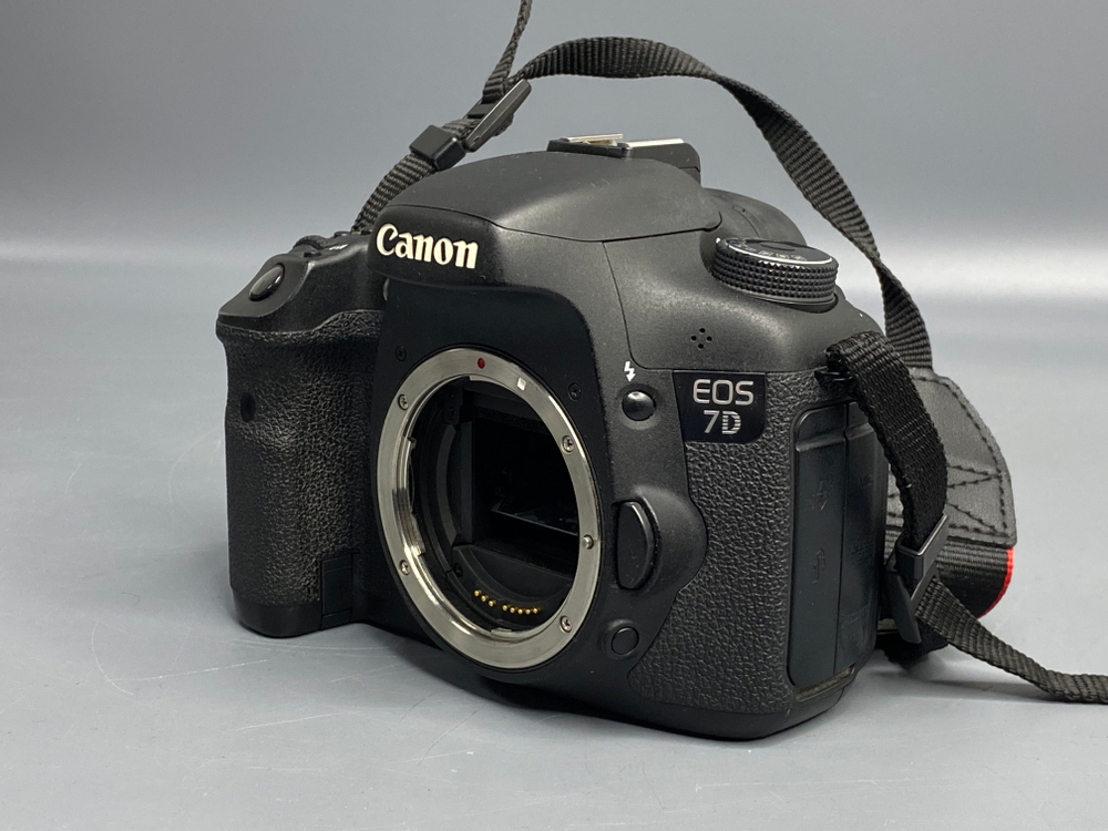 Canon EOS 7D 23 000 кадров