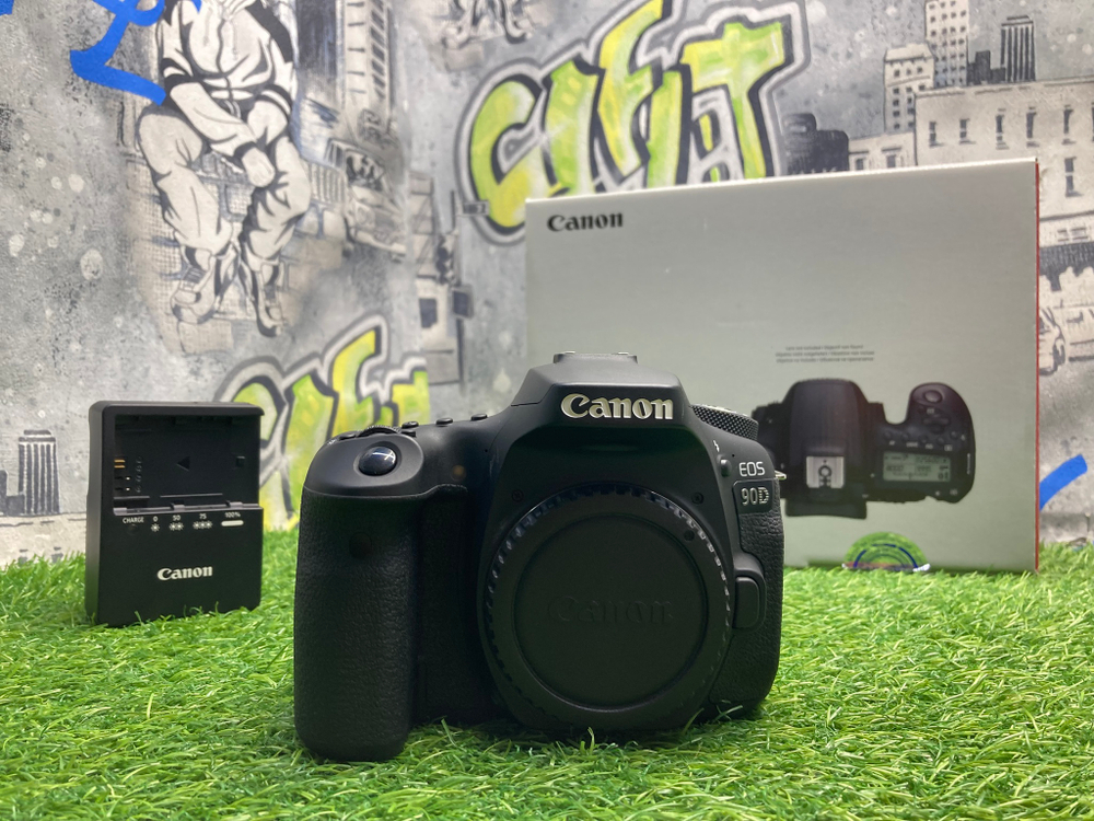 Canon EOS 90D 10.100 кадров