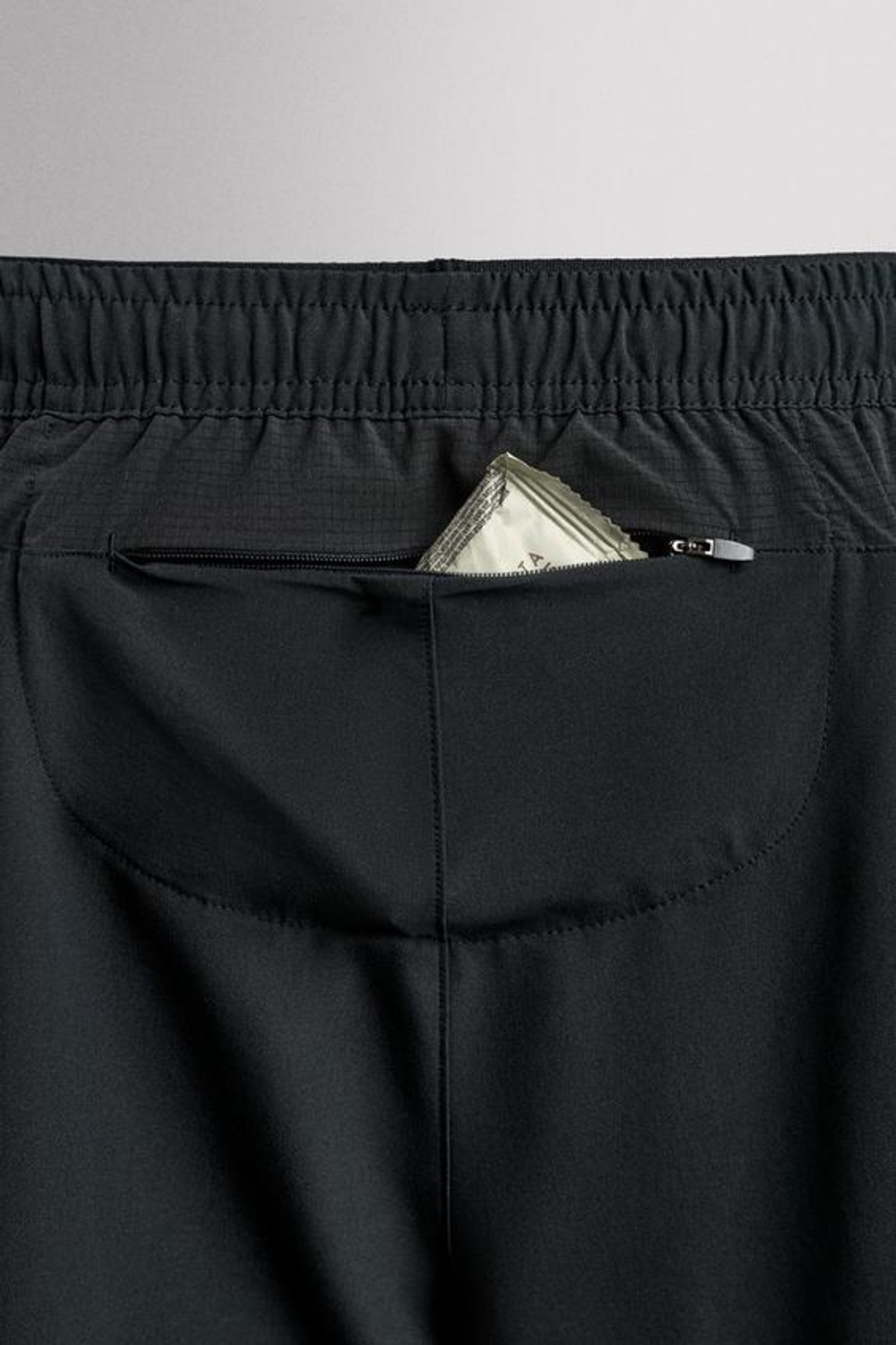 ZARA БАЗОВЫЕ СПОРТИВНЫЕ ШОРТЫ, ЧЕРНЫЙ