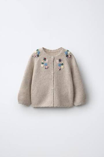 ZARA КАРДИГАН С ВЫШИТЫМИ ЦВЕТАМИ, СВЕТЛО-БЕЖЕВЫЙ