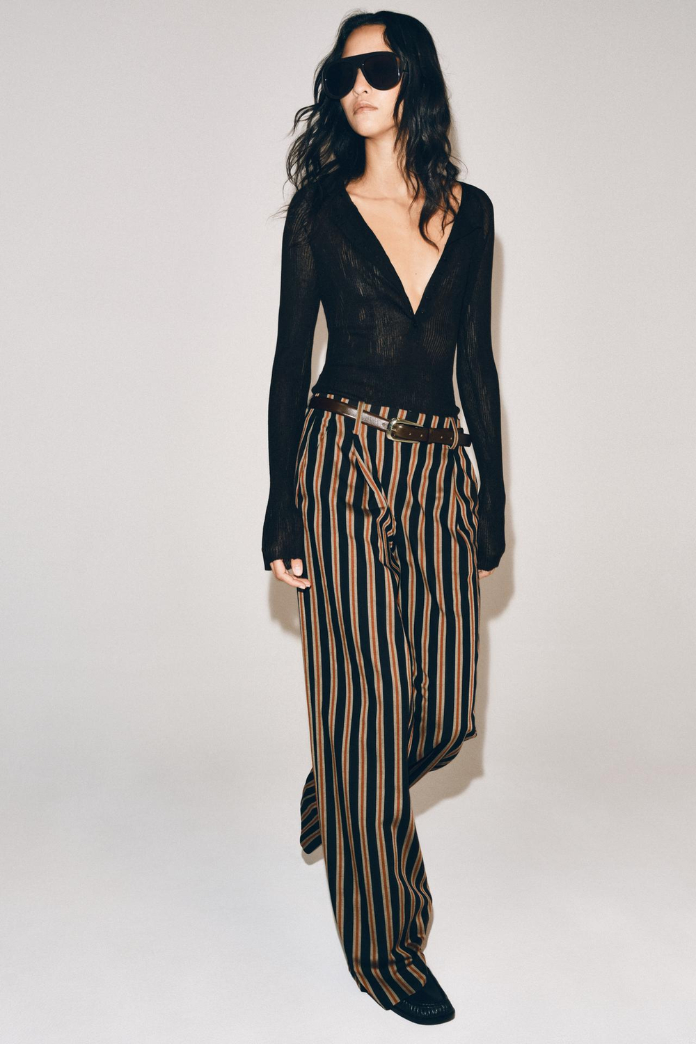 ZARA БРЮКИ С ЗАЩИПАМИ — ZW COLLECTION, КРАСНАЯ ПОЛОСКА