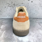 Adidas Spezial • Bone