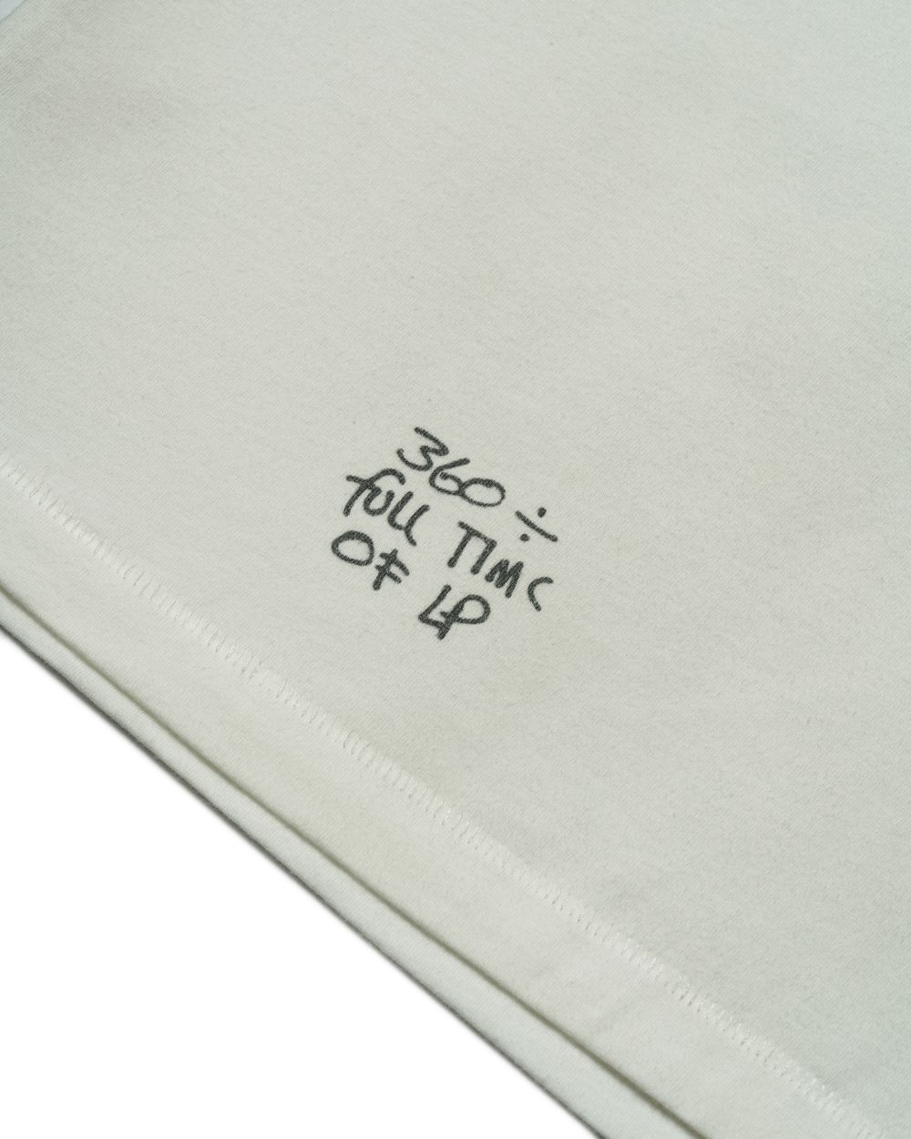 A—SKETCH t-shirt old white