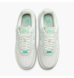 Кроссовки женские NIKE WMNS AIR FORCE 1 '07 SE TRK3
