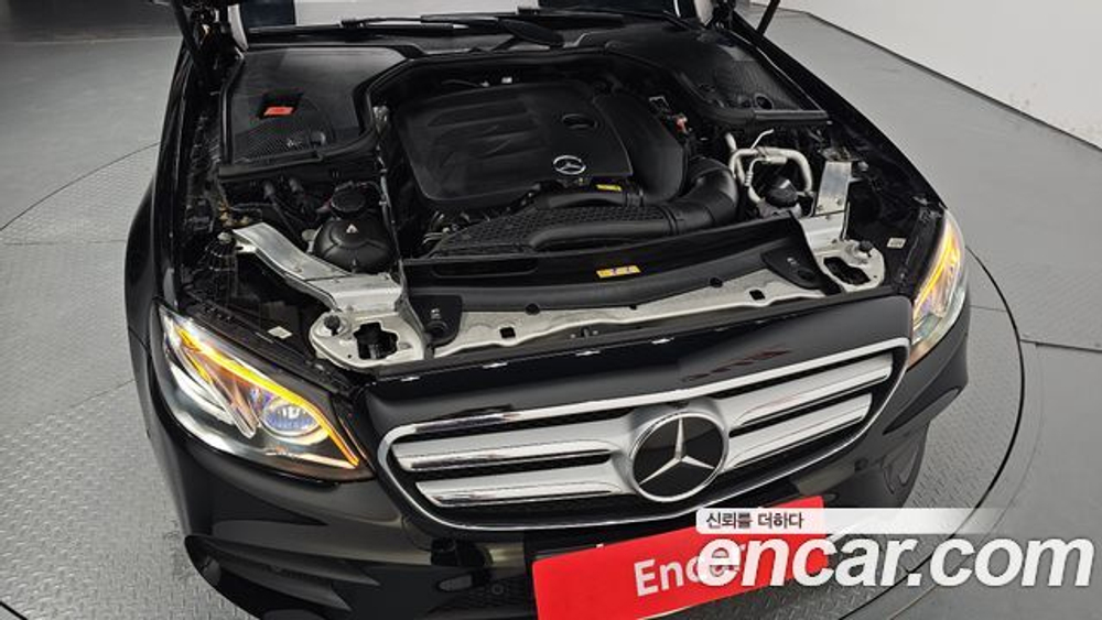 Mercedes-Benz E-Class E350 4MATIC AMG Line — 2019