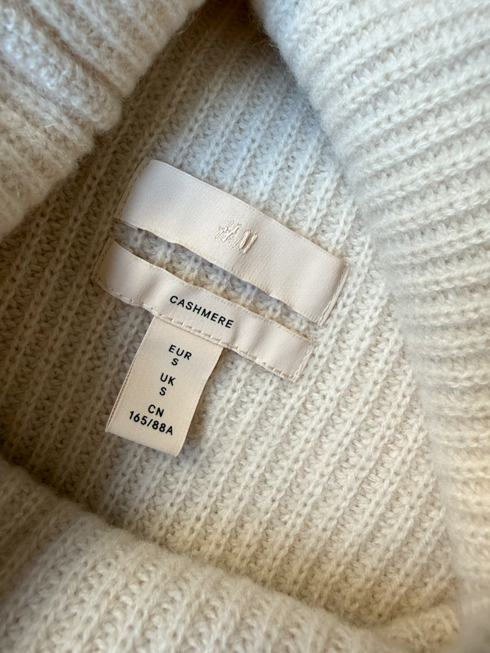 Кашемировый свитер H&M, S