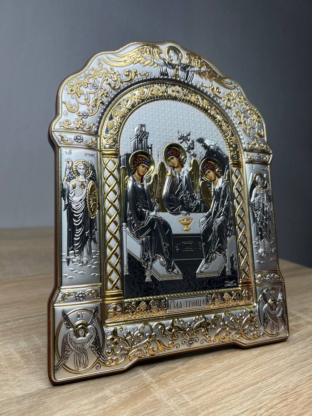 Св. Троица, икона арочная с рамкой, красное дерево 167х228