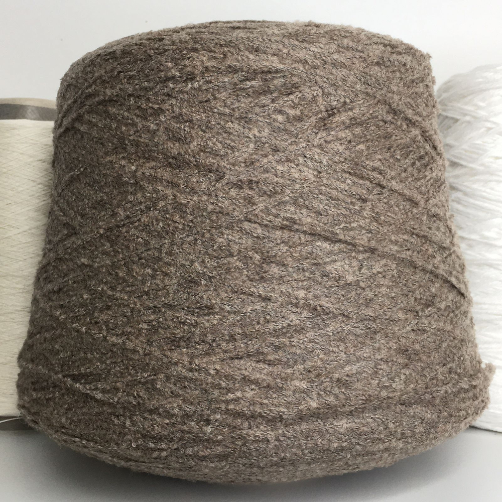 Feltro - Filpucci; 80% меринос, 20% п/а; 500м/100гр; col 58835, цвет: коричневый; В образце похож на велюр. Есть мал. бобинки 94, 136, 167,170гр MPK