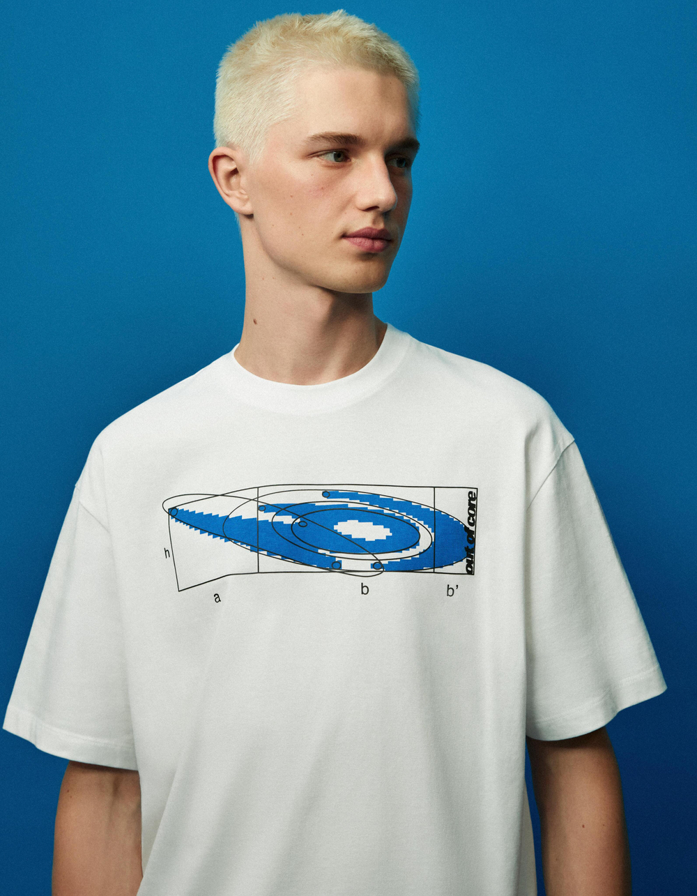 Мужская футболка relaxed fit с коротким рукавом OUT OF CORE - BERSHKA