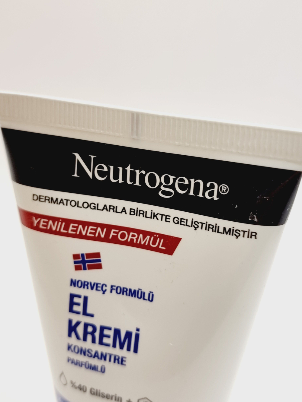 Neutrogena Крем для рук концентрированный для очень сухой кожи, с глицерином и витамином Е, ароматизированный, 50 мл (Франция)