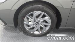 Hyundai AVANTE 1.6 — 2024
