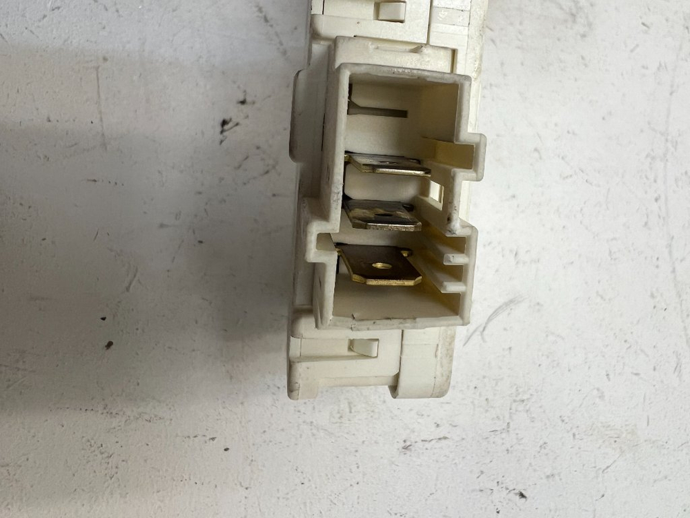LINDO ZWSE680V кт83 Блокировка люка для стиральной машины Zanussi 155237401 б/у