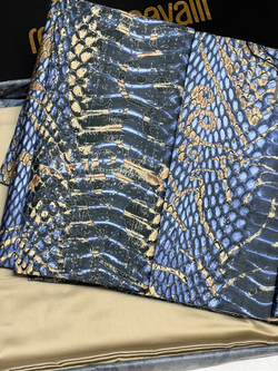 Постельное белье 2 спальное евро макси Roberto Cavalli Wild Damasco синее с золотом