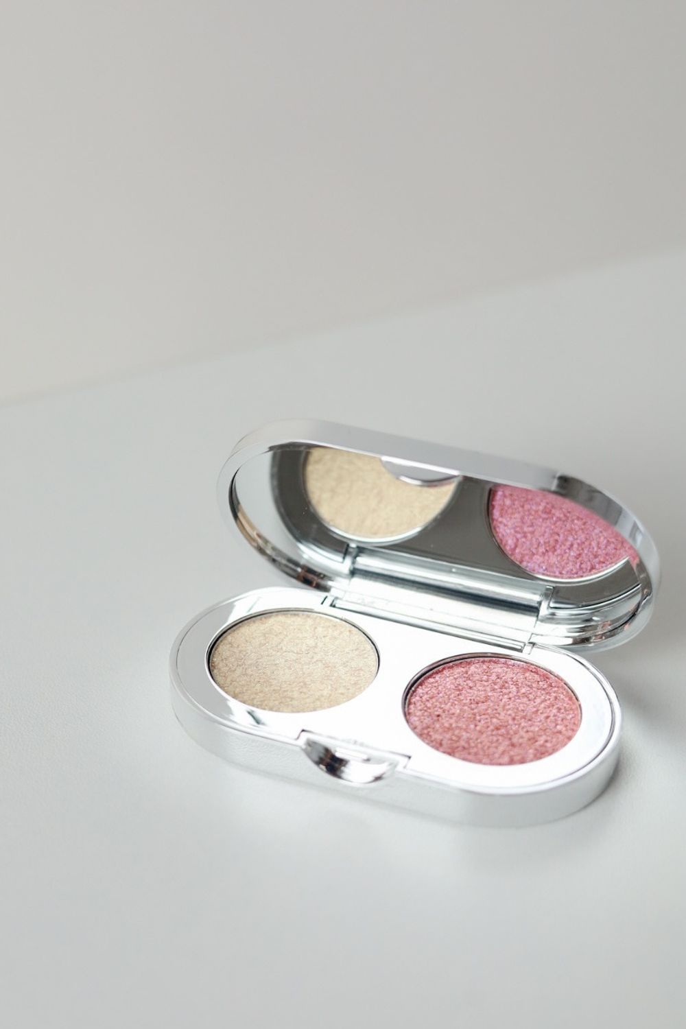 Тени-спарклы для век MAKEUPSTOREKZ DOUBLE SPARKLES - DS04 Glimmer