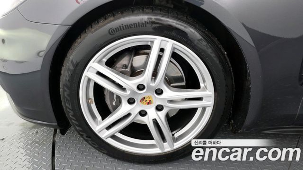 Porsche Panamera 3.0 AWD — 2018