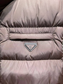 Пуховый жилет Prada