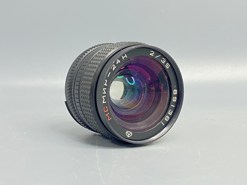 Мир-24Н МС 2/35 Nikon F Грибок внутри объектива