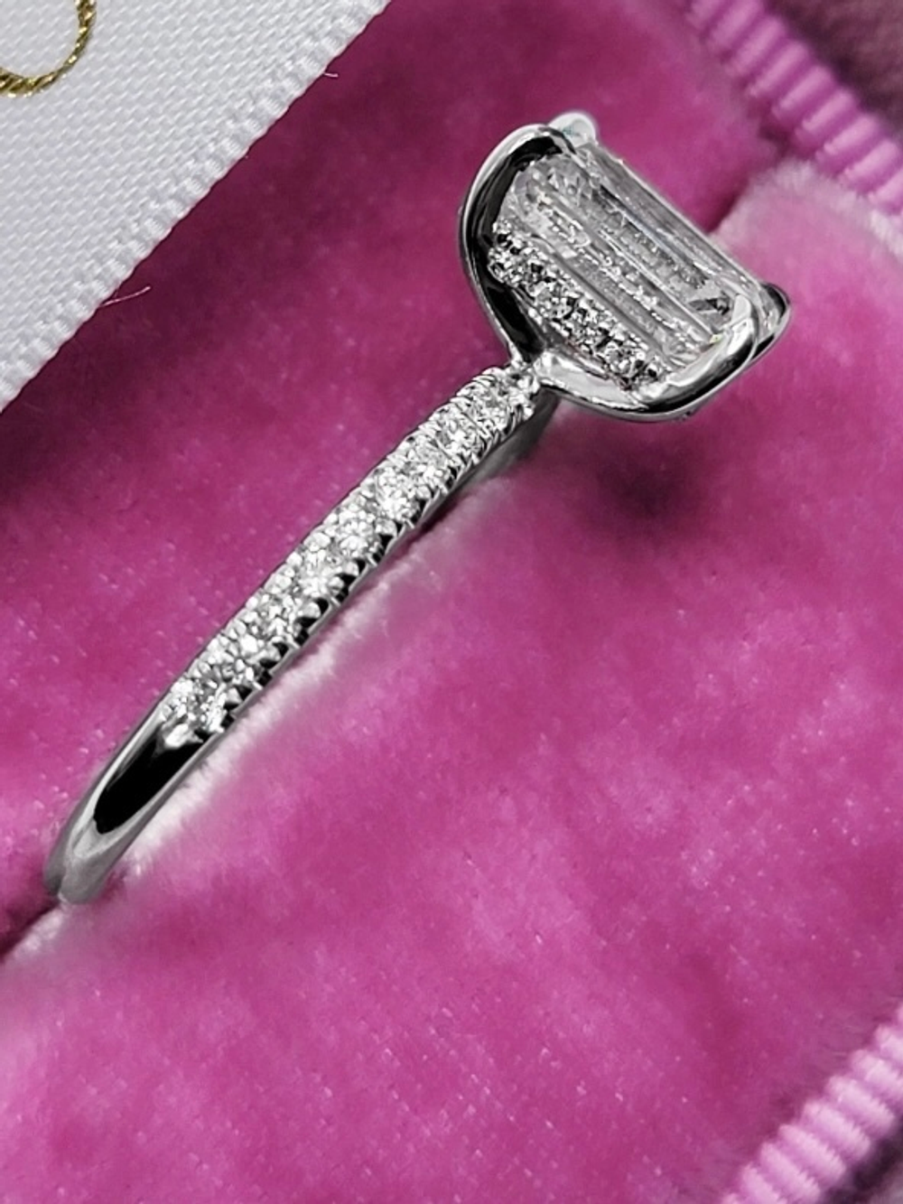 Кольцо с бриллиантом Эмеральд 1.5 ct