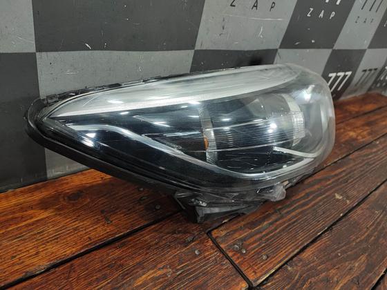 Фара правая галоген Renault Kaptur 16-22 Б/У Оригинал 260108765R