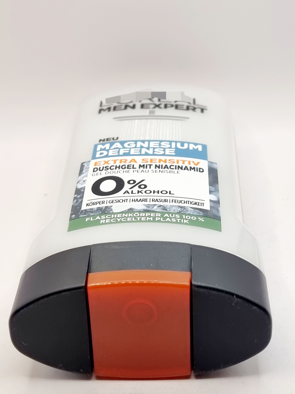 Гель для душа для чувствительной кожи Men Expert Magnesium Defense Sensitive 250 мл (Франция)