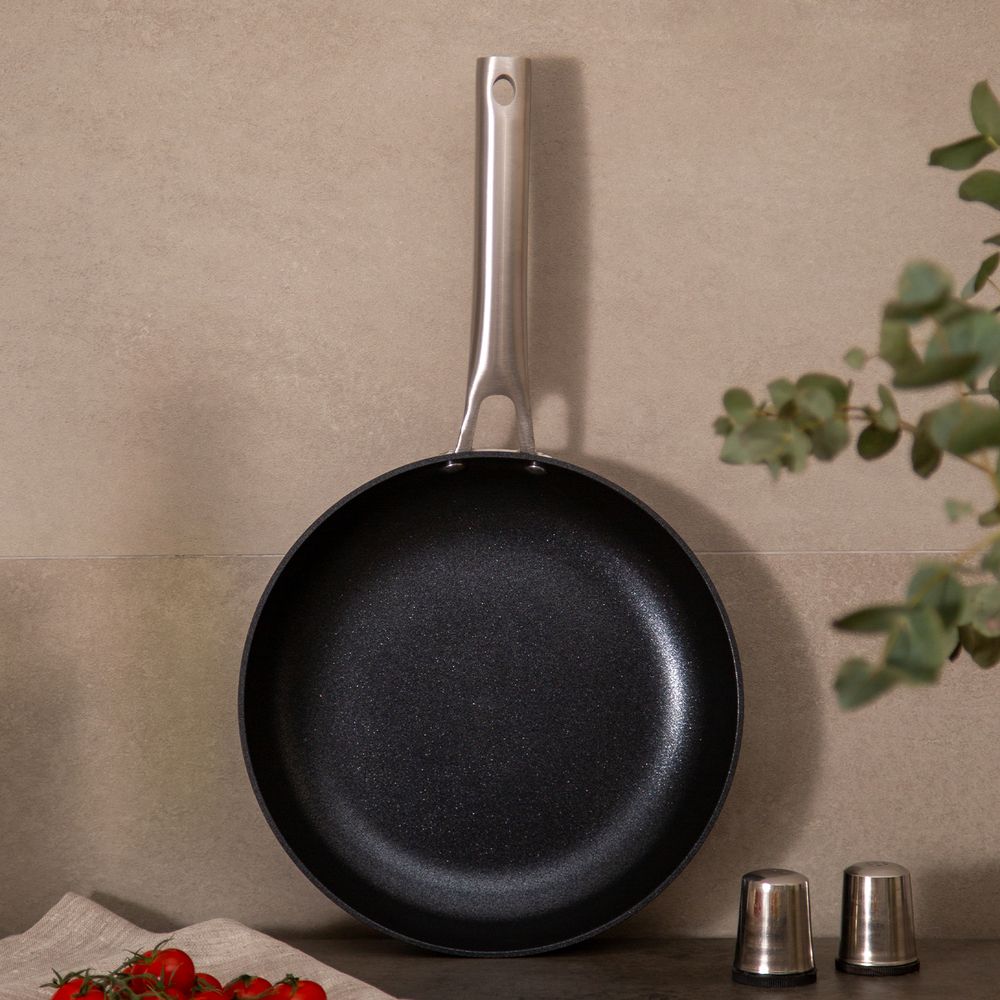СКОВОРОДА C АНТИПРИГАР. 3Х СЛОЙНЫМ ПОКРЫТ. DAIKIN, СЕРИЯ "CHEF" AGNESS 26*5.0CM, АНОДИРОВАН.АЛЮМИНИЙ