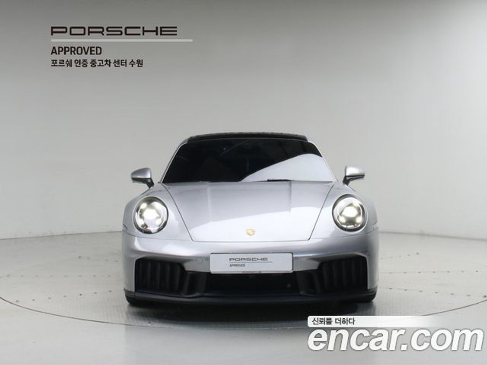 Porsche 911 Carrera GTS — 2025