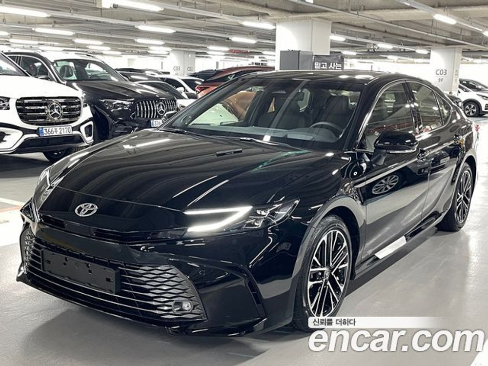 Toyota Camry 2.5 XLE Premium Hybrid — 2026