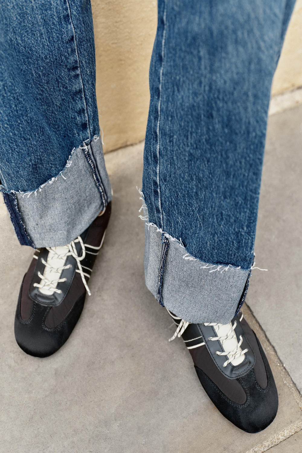 ДЖИНСЫ Z1975 BAGGY СО СРЕДНЕЙ ПОСАДКОЙ И ОТВОРОТАМИ — ZARA
