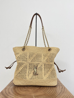 JAMIE SHOPPING IN RAFFIA