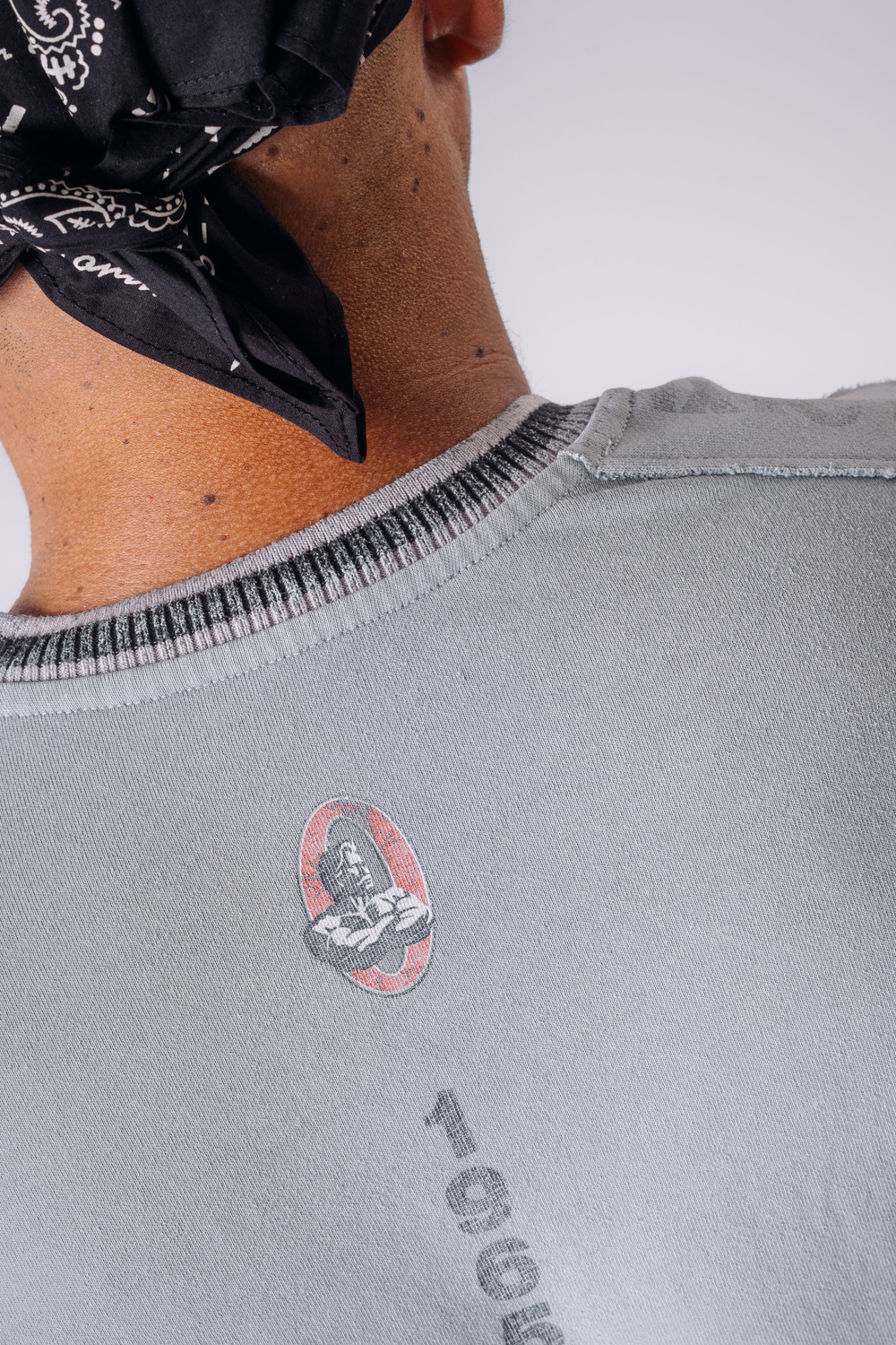Лонгслив NEBBIA x Olympia Long Sleeve T-Shirt 952 серый