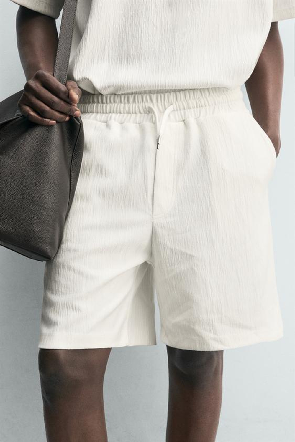 ZARA ШОРТЫ-ДЖОГГЕРЫ ИЗ РЕЛЬЕФНОЙ ТКАНИ, ЖЕЛТОВАТО-БЕЛЫЙ