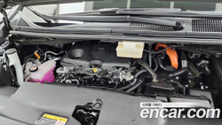 Toyota Alphard 2.5 HEV Executive AWD — 2025