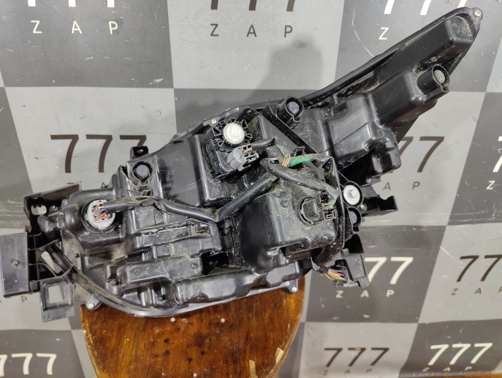 Фара правая LЕD Mazda CX-5 2 (KF) 21-25 Б/У Оригинал KSD651030