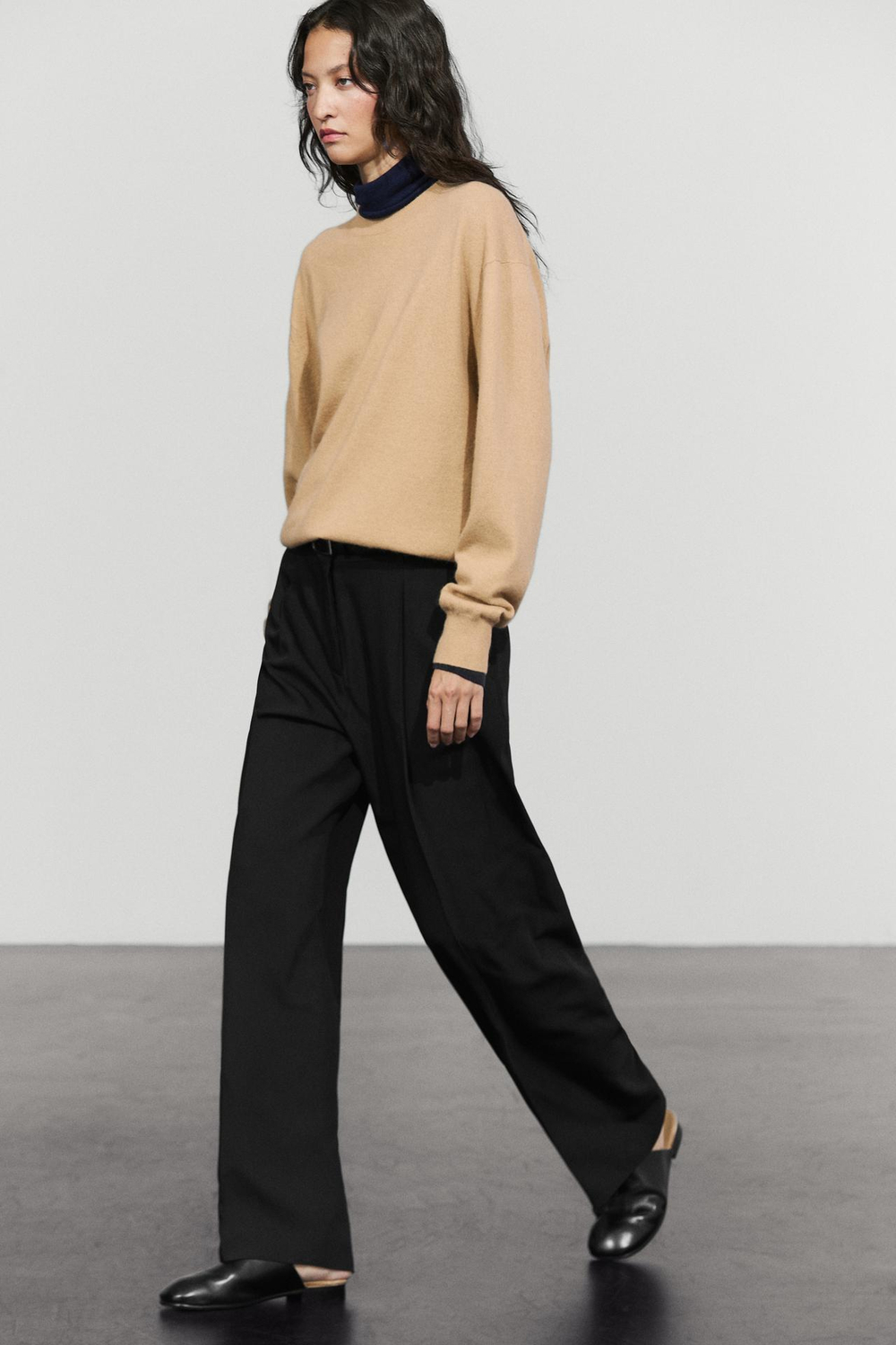 Massimo Dutti Свободные плиссированные брюки, черный