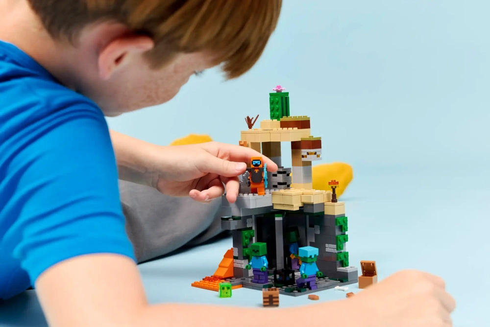 Конструктор LEGO Minecraft 21587 Zombie Dungeon