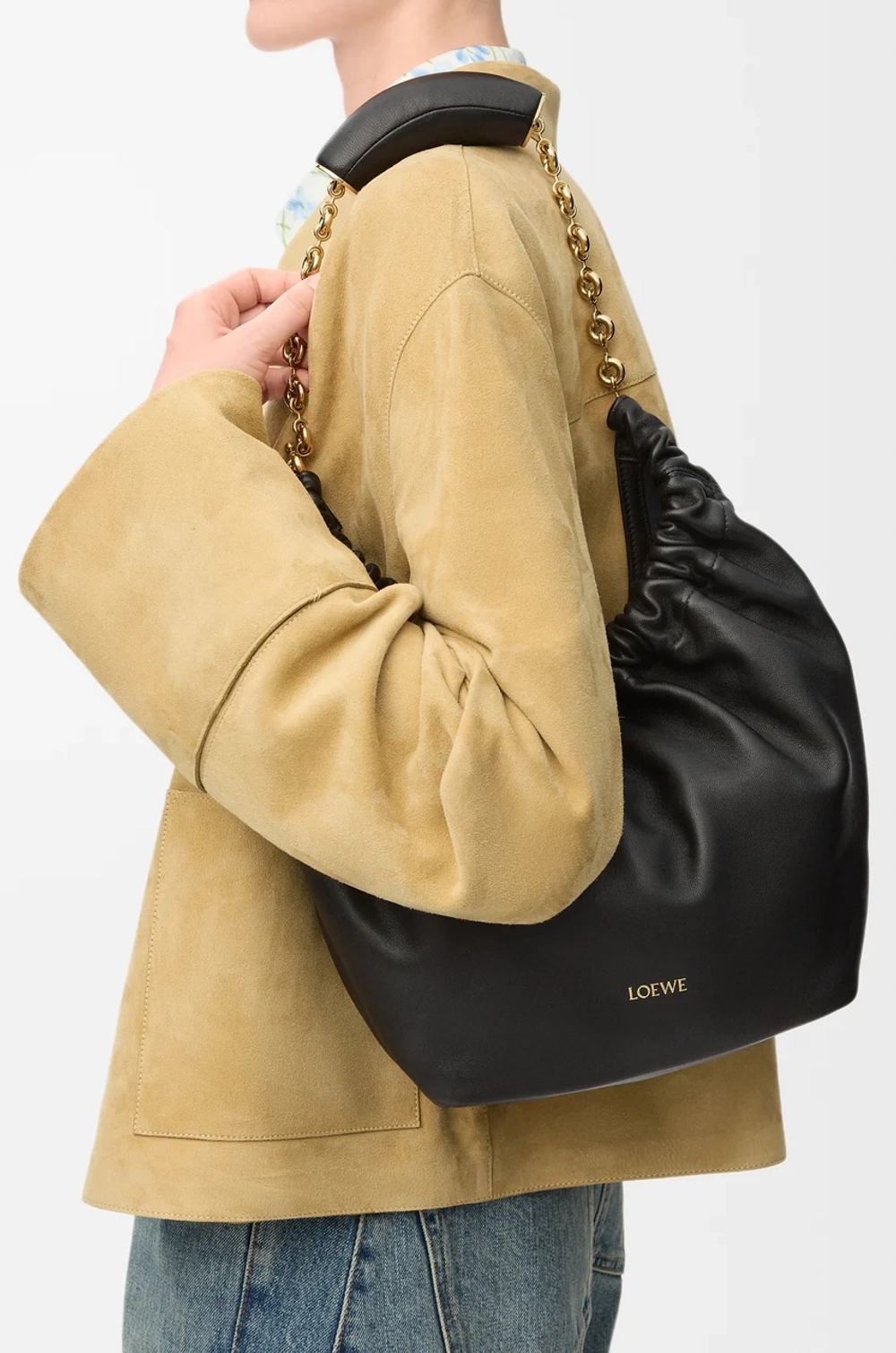 Loewe Маленькая сумка-мешок Squeeze из мягкой кожи ягненка наппа, черный