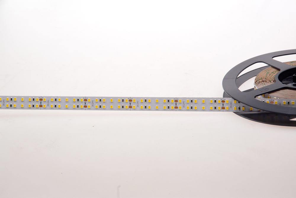 Лента светодиодная SMD нейтральная DC24V 19, 2W/m 4000K 1440Lm/m 240д/м CRI>95 IP20,  упаковка 5 метров,  ширина 15мм,  высота 2, 5мм,  самоклейкая