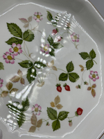 Блюдо 24,5см Wedgwood, Wild Strawberry