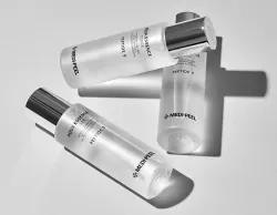 MEDIPEEL Пептидный тонер-эссенция для зрелой кожи Aqua Essence Toner 250 ml. (Срок годности до 15.04.2028)