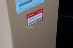 64501-K36-T00ZH. COVER, R. FR. *NHA87P*, White. Fairing Honda PCX 2014-2017