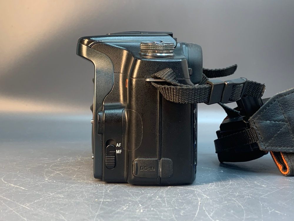 Sony A100 Kit 18-70mm DT 3.5-5.6 без зарядного устройства
