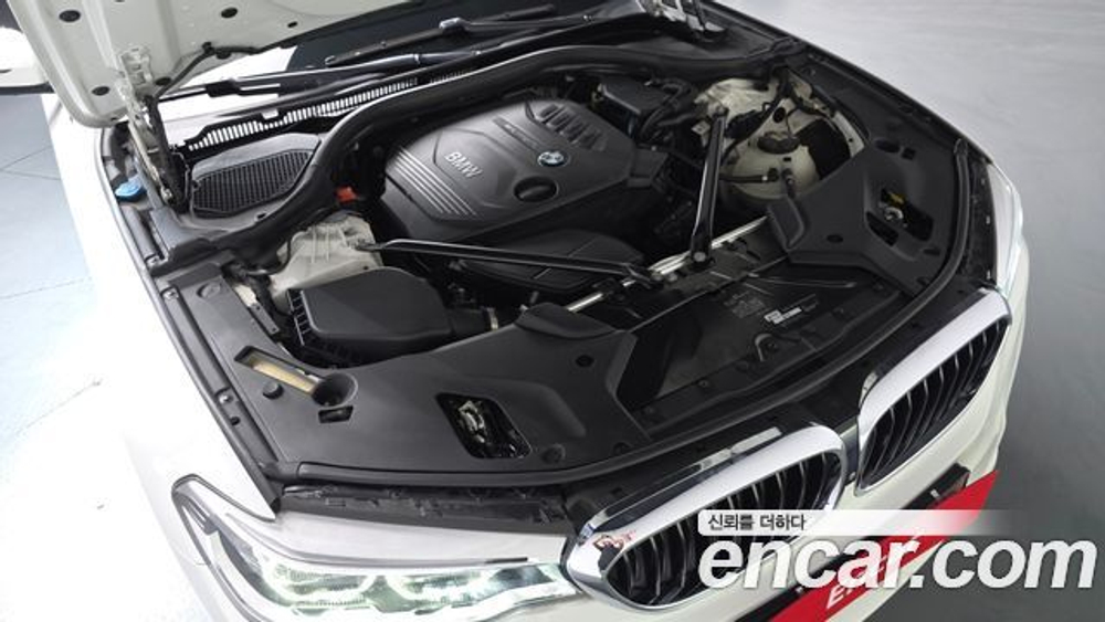 BMW 5-Series 520d M Sport Package Plus — 2017