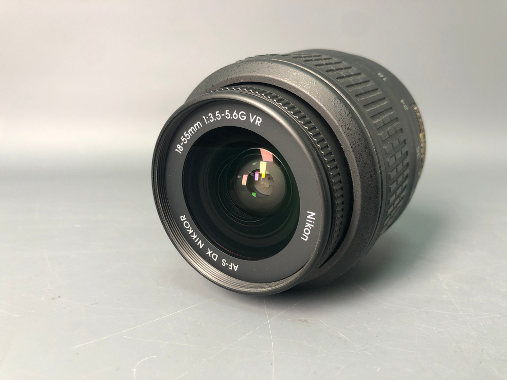 Nikon 18-55mm f/3.5-5.6G AF-S VR DX Нерабочий.