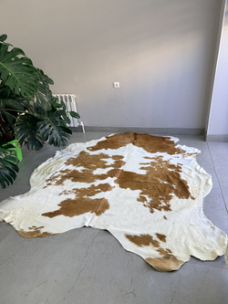 Коровья шкура на пол натуральная. 240 х 210 см