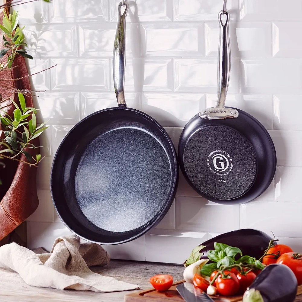 GreenPan Набор из 2 сковородок Barcelona Pro 24+28 см EAN 4895156693291